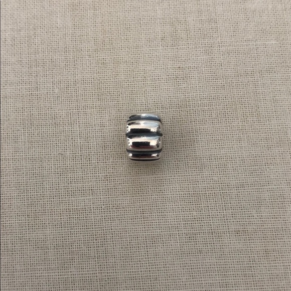 Pandora Silver Clip - Picture 1 of 3